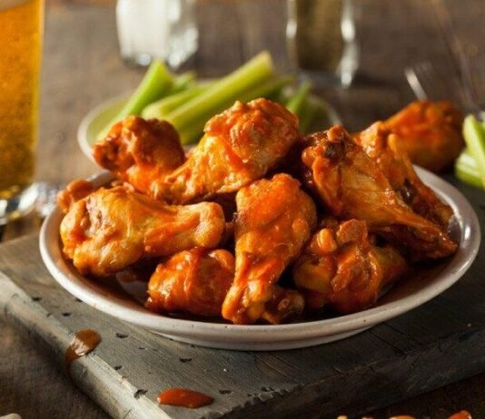 Суботній рецепт: крильця в хрумкій паніровці