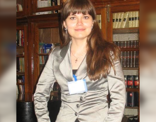 Отец работает в Минобороны РФ: Москва платила консультантке Рады за защиту прав россиян, — «Схемы»