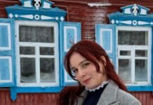 Дерев’яна архітектура Чернігова ожила в котильонах харківської майстрині