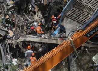 Рятувальники шукають десятки людей, які зникли після зсуву на сміттєзвалищі на Філіппінах