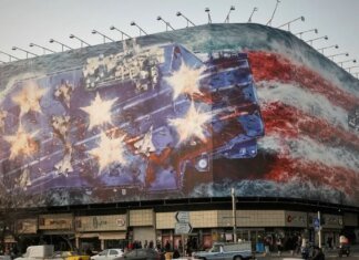 На центральній площі Тегерану з'явився мурал з попередженням про відплату у разі військового удару США