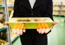 Ціна золота вперше перевищила $5000, досягнувши нового рекорду