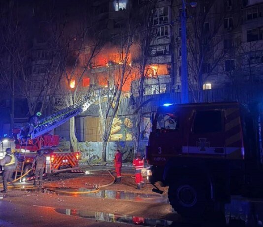 Атака на Одесу 27 січня: вже троє поранених, зруйновано частину будинку