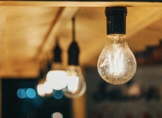 У всіх регіонах України 28 січня діятимуть графіки погодинних відключень світла