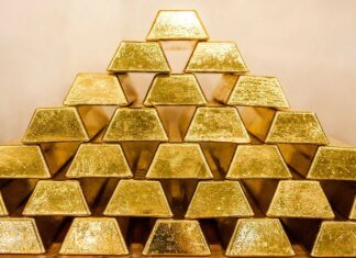 Золото наблизилося до $5600 на тлі посилення попиту на активи-притулки