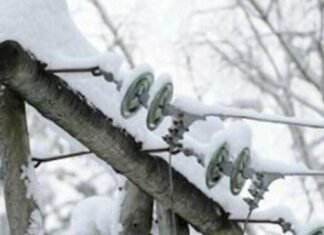 Понад 60 тисяч жителів Чернігівщини залишилися безе електрики через негоду та обстріли