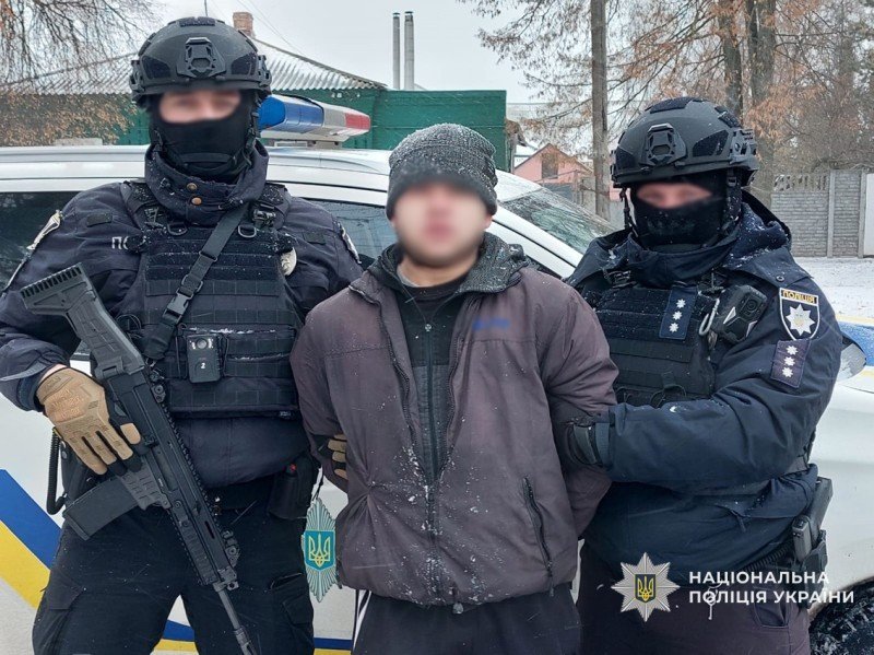 У Прилуках затримали 22-річного чоловіка за збут наркотиків, зокрема метадону