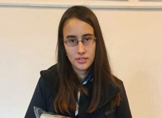 Два дні тому вийшла з дому та досі не повернулася: у Чернігові розшукують 16-річну дівчину