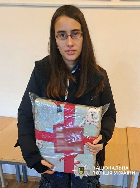 Два дні тому вийшла з дому та досі не повернулася: у Чернігові розшукують 16-річну дівчину