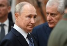 Заболел или делает пластику: СМИ предположили, почему Путин внезапно исчез с публики