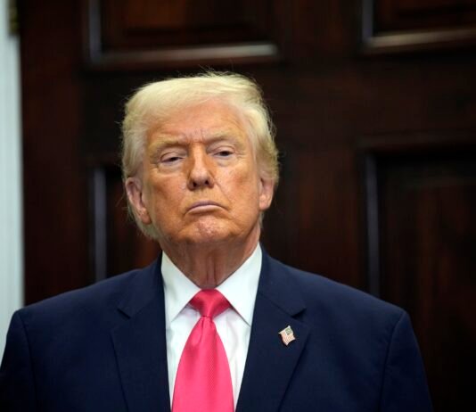 Ученые опровергли Трампа: другие страны не платят за пошлины, 96% бремени ложится на США