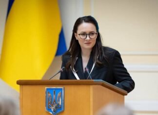 Свириденко: На этой неделе учителя начнут получать первые повышенные зарплаты