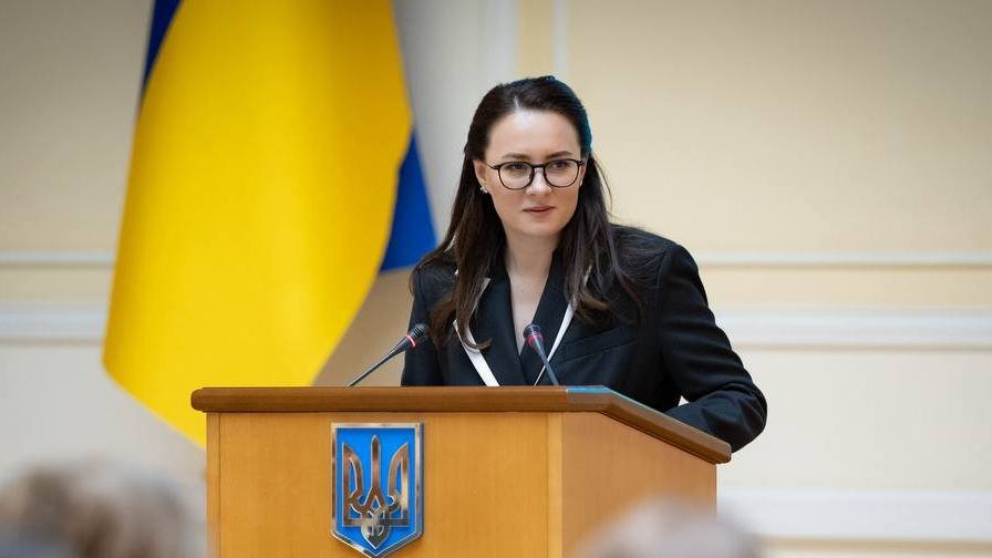 Свириденко: На этой неделе учителя начнут получать первые повышенные зарплаты