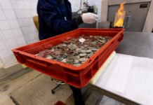 НБУ объяснил, зачем ему машина для уничтожения монет: накопилось 800 тонн копеек