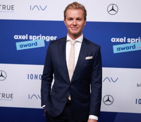 Бывший чемпион Формулы-1 привлек $100 млн для инвестиций в стартапы