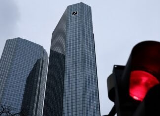 В крупнейшем банке Германии прошли обыски. Расследование связывают с компаниями Абрамовича