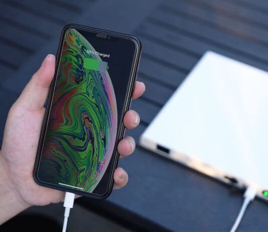 Самый тонкий в мире: представлен необычный повербанк Nomad N (фото)