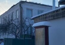 Ворожий дрон атакував музичну школу в Семенівці