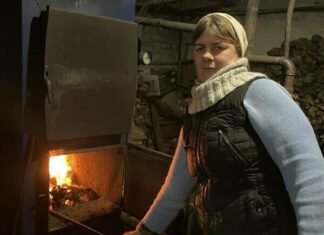 Змінили фах і довели, що «чоловічих» професій не існує: історія трьох машиністок-кочегарок із Чернігівщини