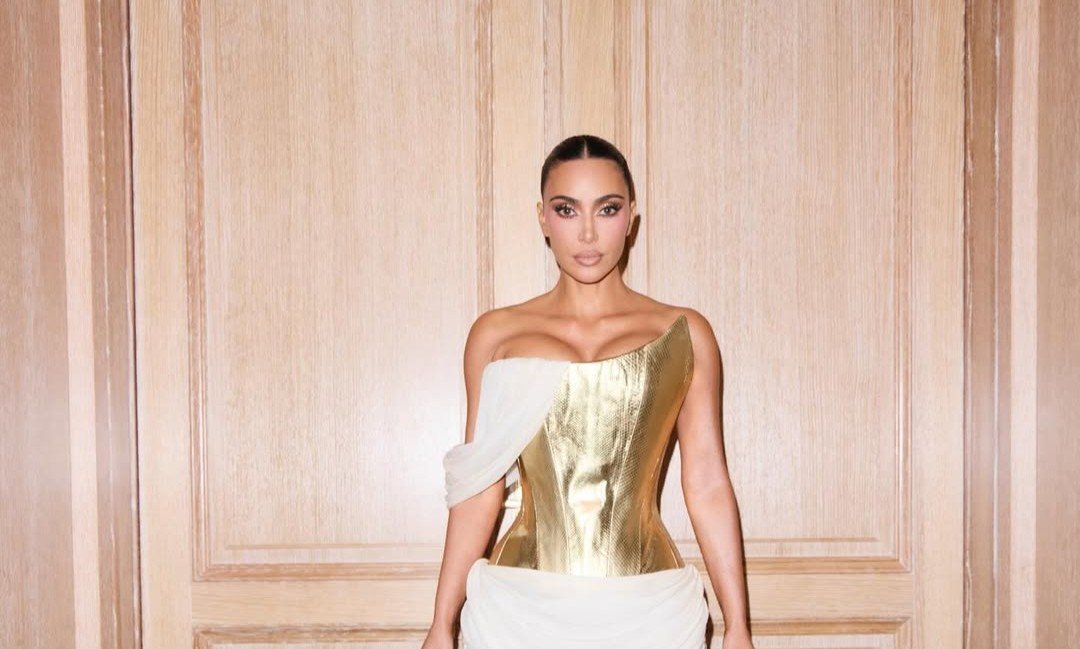 Ким Кардашьян призналась, почему исчезли фото с вечеринки с принцем Гарри и Меган Маркл: «Было действительно невинно»