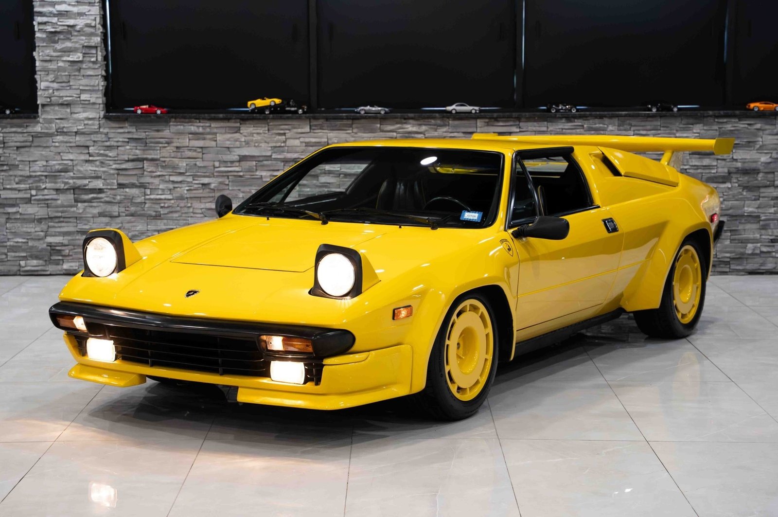 Младший брат Countach: обнаружен редкий суперкар Lamborghini 80-х в новом состоянии (фото)