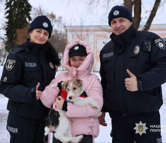 З вірою в добро і новорічне диво: чернігівські поліцейські здійснили мрію маленької Настуні