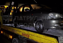 У Чернігові водій тікав від патрульних і врізався у припарковане авто