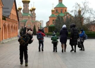 Порошенко призвал дать правовую оценку деятельности подпольных «школ русского мира»