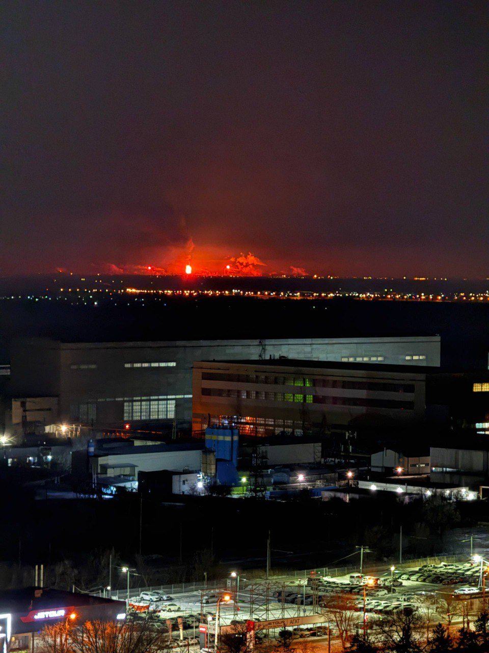 Дроны в девятый раз бомбили Волгоградский НПЗ «Лукойл»: что от него осталось (видео)