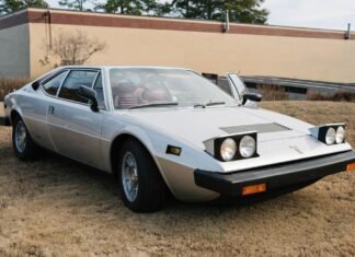 Самый дешевый Ferrari ушел с молотка по цене Toyota Camry (фото)