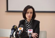 Будут ли учиться школьники летом: ответ Минобразования