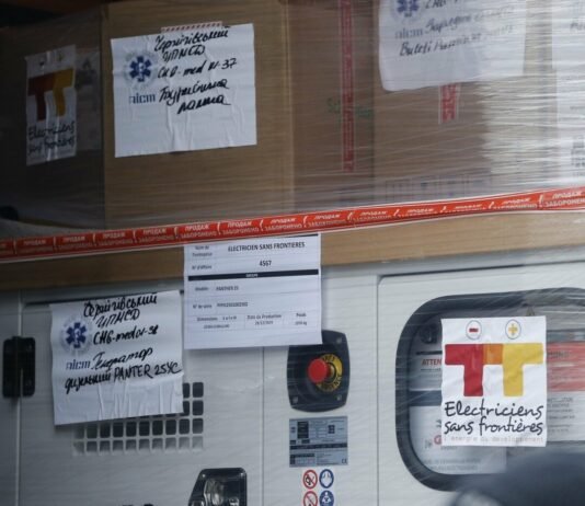 Нове обладнання для медзакладів Чернігівщини: енергонезалежність та сучасні меблі