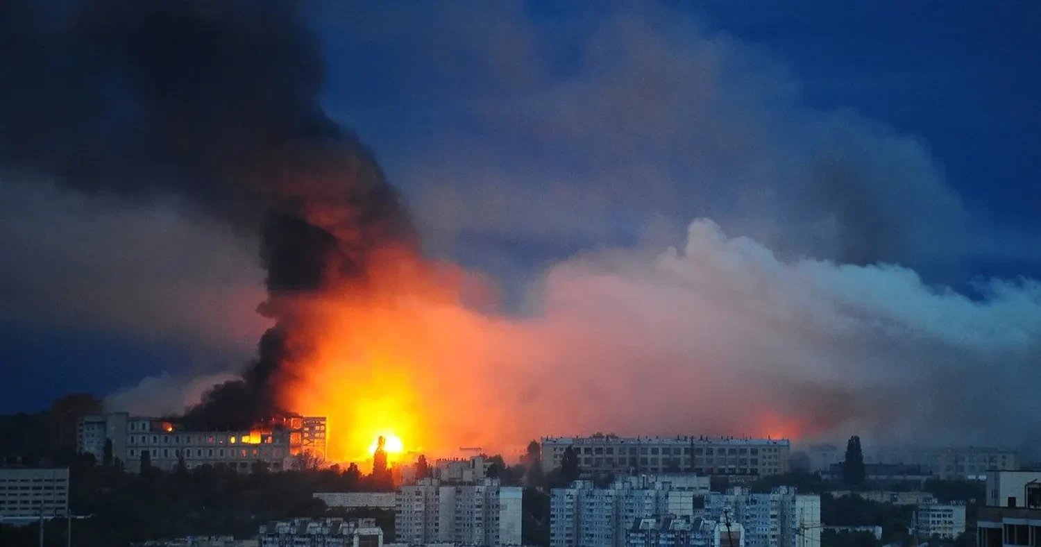 російська армія атакує Харків балістикою та дронами: під ударом житлові квартали та центр міста