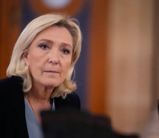 Французькі прокурори вимагають заборонити Марін Ле Пен участь у виборах на п'ять років