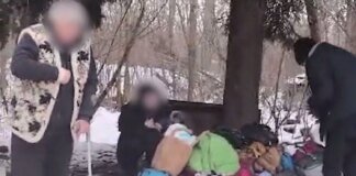 Поліцейські показали евакуацію сім'ї з Костянтинівки та тіла загиблої матері