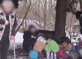 Поліцейські показали евакуацію сім'ї з Костянтинівки та тіла загиблої матері