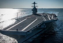 Трамп відправив найбільший у світі авіаносець до Близького Сходу, щоб посилити тиск на Іран — The Guardian