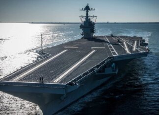 Трамп відправив найбільший у світі авіаносець до Близького Сходу, щоб посилити тиск на Іран — The Guardian