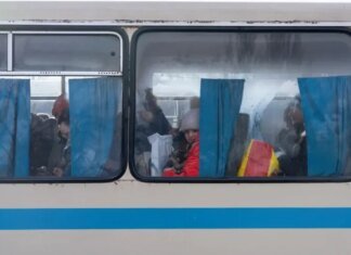 Майже 2,6 мільйона українських дітей стали переселенцями через війну — ЮНІСЕФ