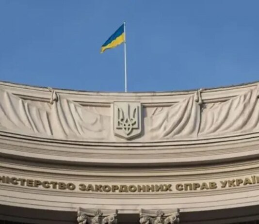 "Ультиматуми — до кремля" — МЗС відреагувало на шантаж Словаччини і Угорщини