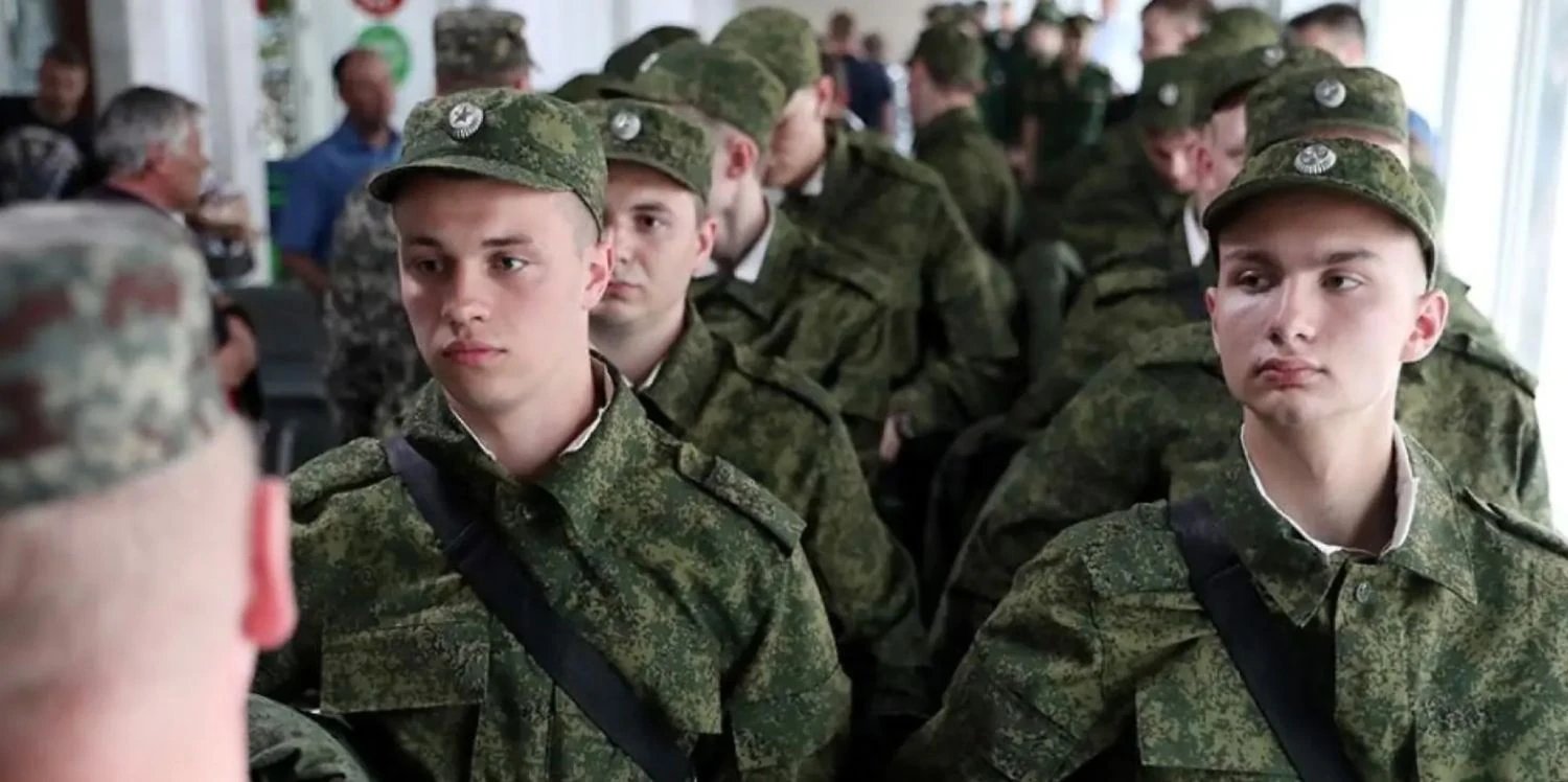 Командування окупаційних військ у Криму підробляє підписи строковиків для їх відправлення на фронт – АТЕШ