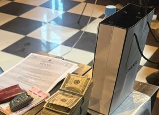 Працівника СБУ викрили на хабарі в 68 тис. доларів за зняття з розшуку та відстрочку від мобілізації