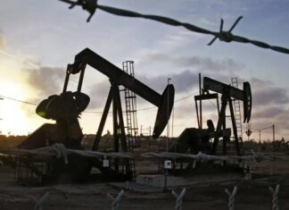 російська нафта продається з найбільшою знижкою за три роки через санкції — Bloomberg