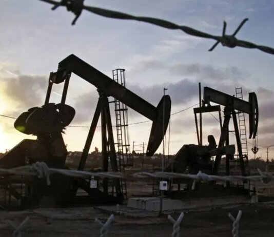 російська нафта продається з найбільшою знижкою за три роки через санкції — Bloomberg