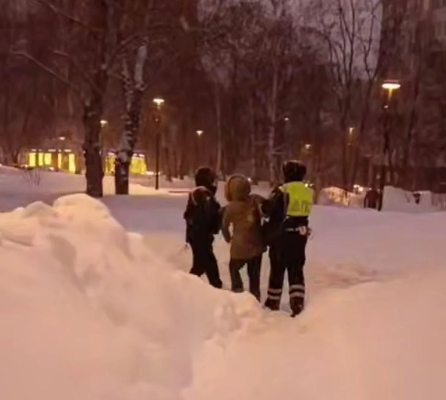 У москві силовики затримали жінку за покладання квітів до пам’ятника Лесі Українці