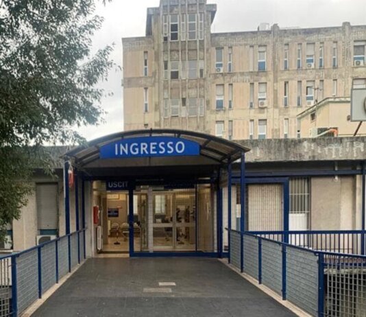 Мафію звинувачують у використанні лікарні Неаполя для шахрайства та незаконного перевезення трупів