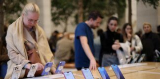 Ринок смартфонів очікує рекордне падіння у 2026 році через дефіцит та подорожчання пам'яті