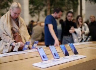 Ринок смартфонів очікує рекордне падіння у 2026 році через дефіцит та подорожчання пам'яті