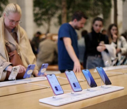 Ринок смартфонів очікує рекордне падіння у 2026 році через дефіцит та подорожчання пам'яті