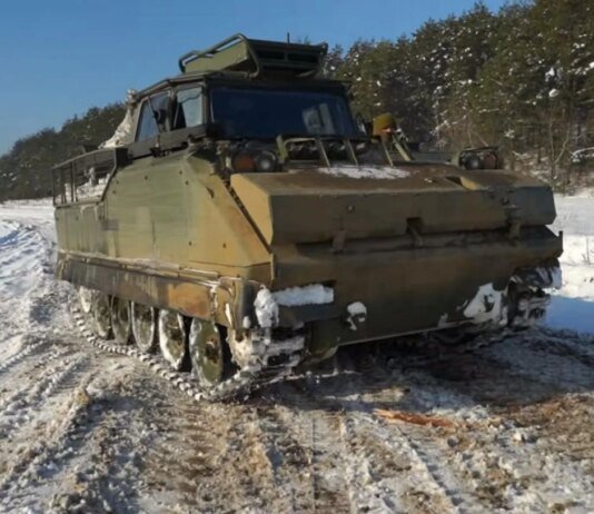 ЗСУ використовують рідкісні машини на базі нідерландських БТР YPR-765 для підготовки водіїв